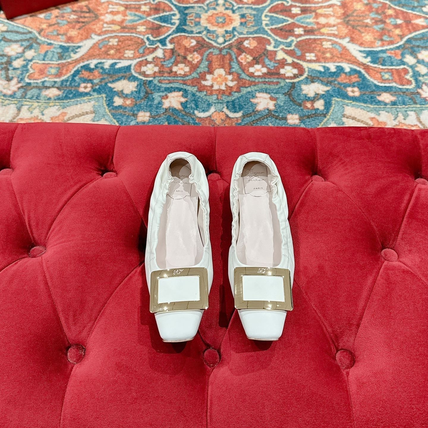 BELLE VIVIER BALLERINAS IN WHITE SHINY LAMBSKIN GOLD PATENT SQUARE BUCKLE - 35
