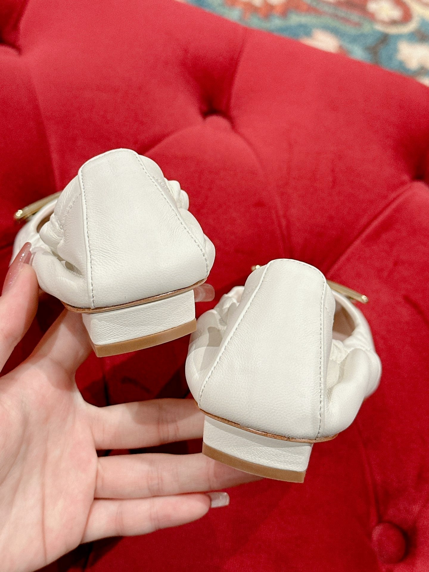 BELLE VIVIER BALLERINAS IN WHITE SHINY LAMBSKIN GOLD PATENT SQUARE BUCKLE - 35