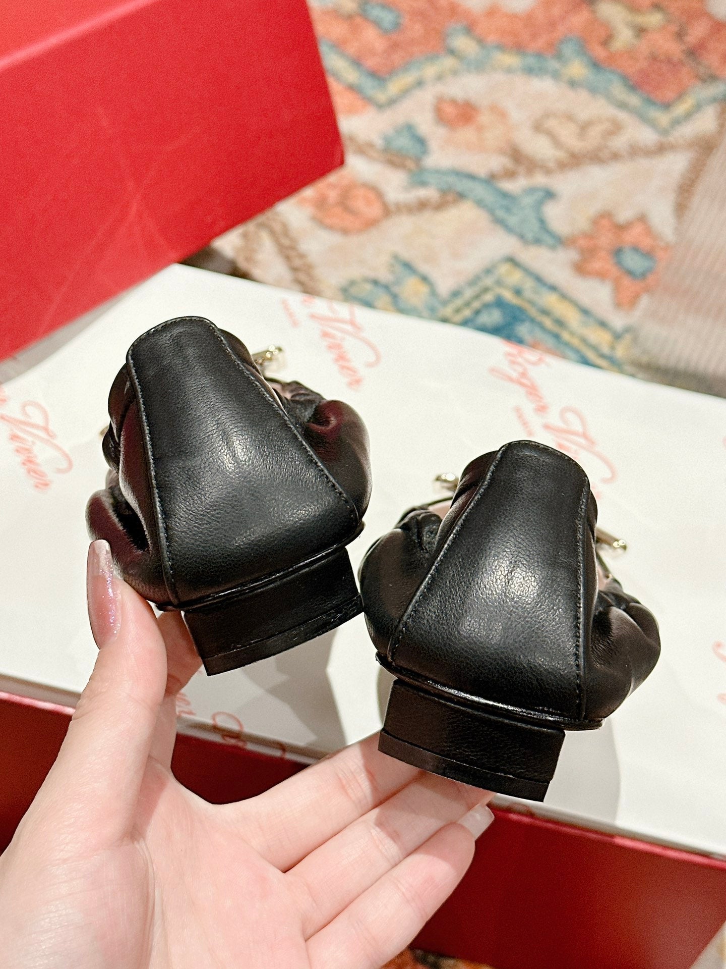 BELLE VIVIER BALLERINAS IN BLACK SHINY LAMBSKIN GOLD PATENT SQUARE BUCKLE - 35