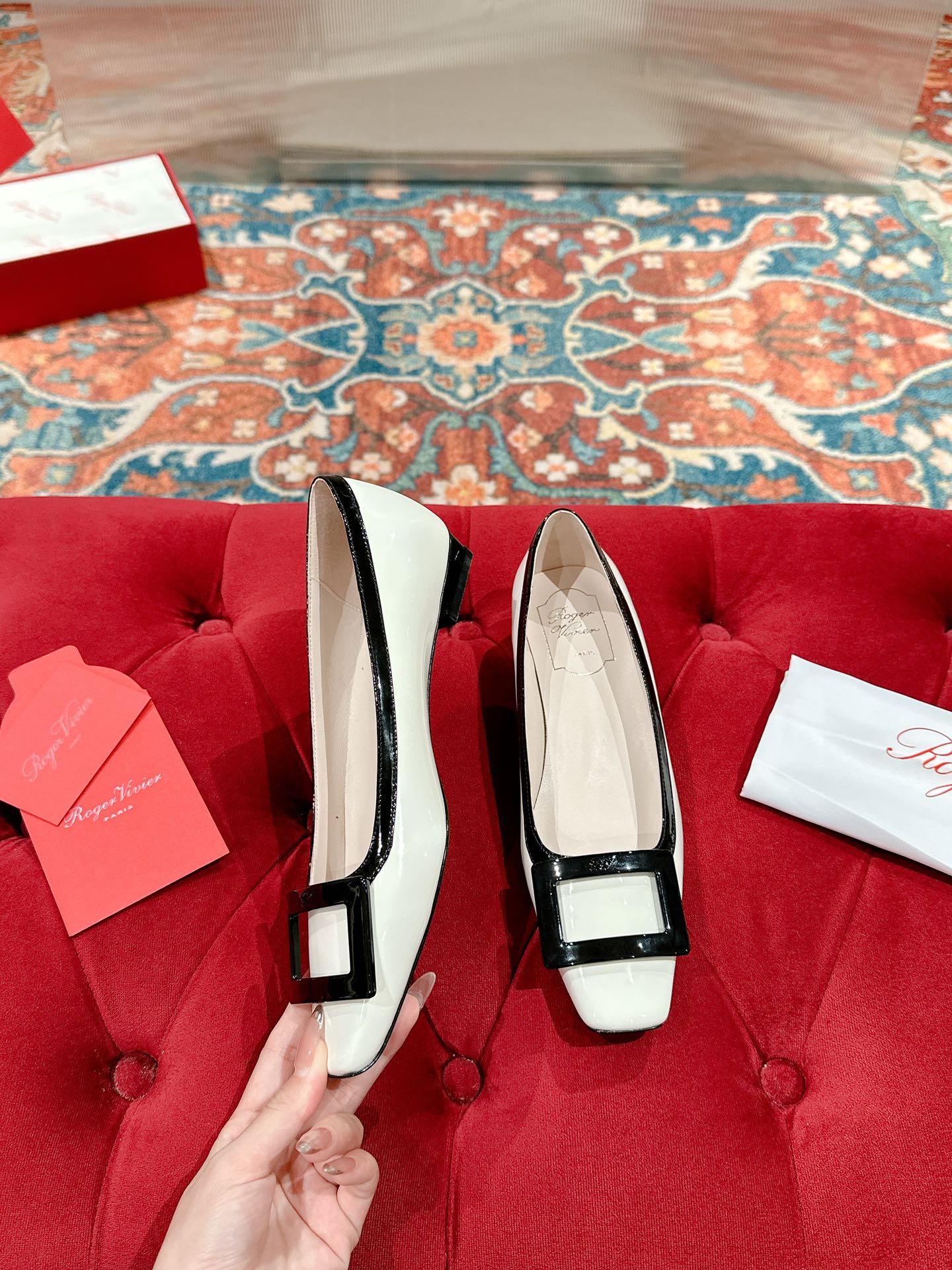 TROMPETTE BALLERINAS IN WHITE SHINY CALFSKIN BLACK SQUARE BUCKLE - 35