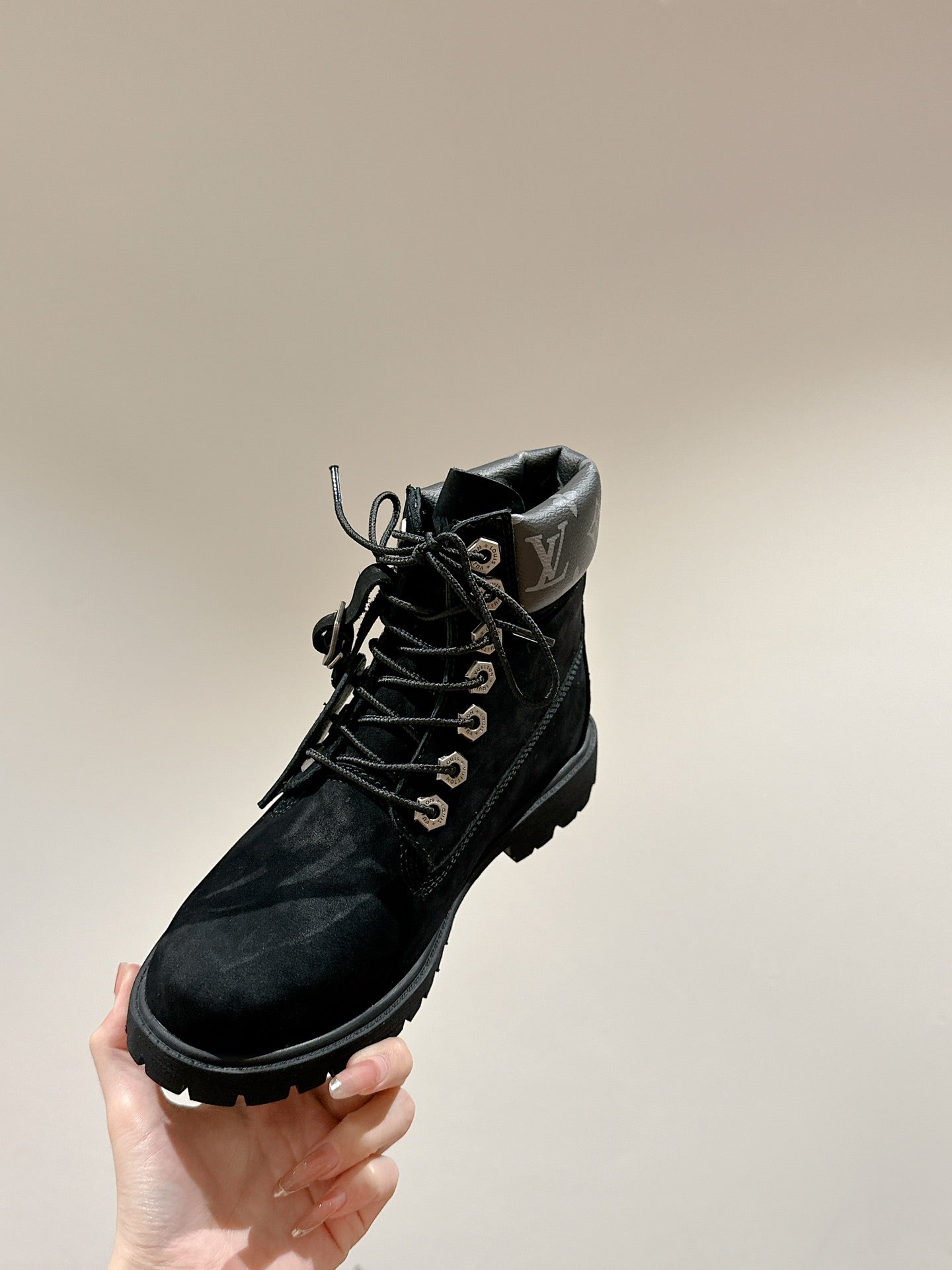 LV X TIMBERLAND ANKLE BOOT IN BLACK SUEDE - 35