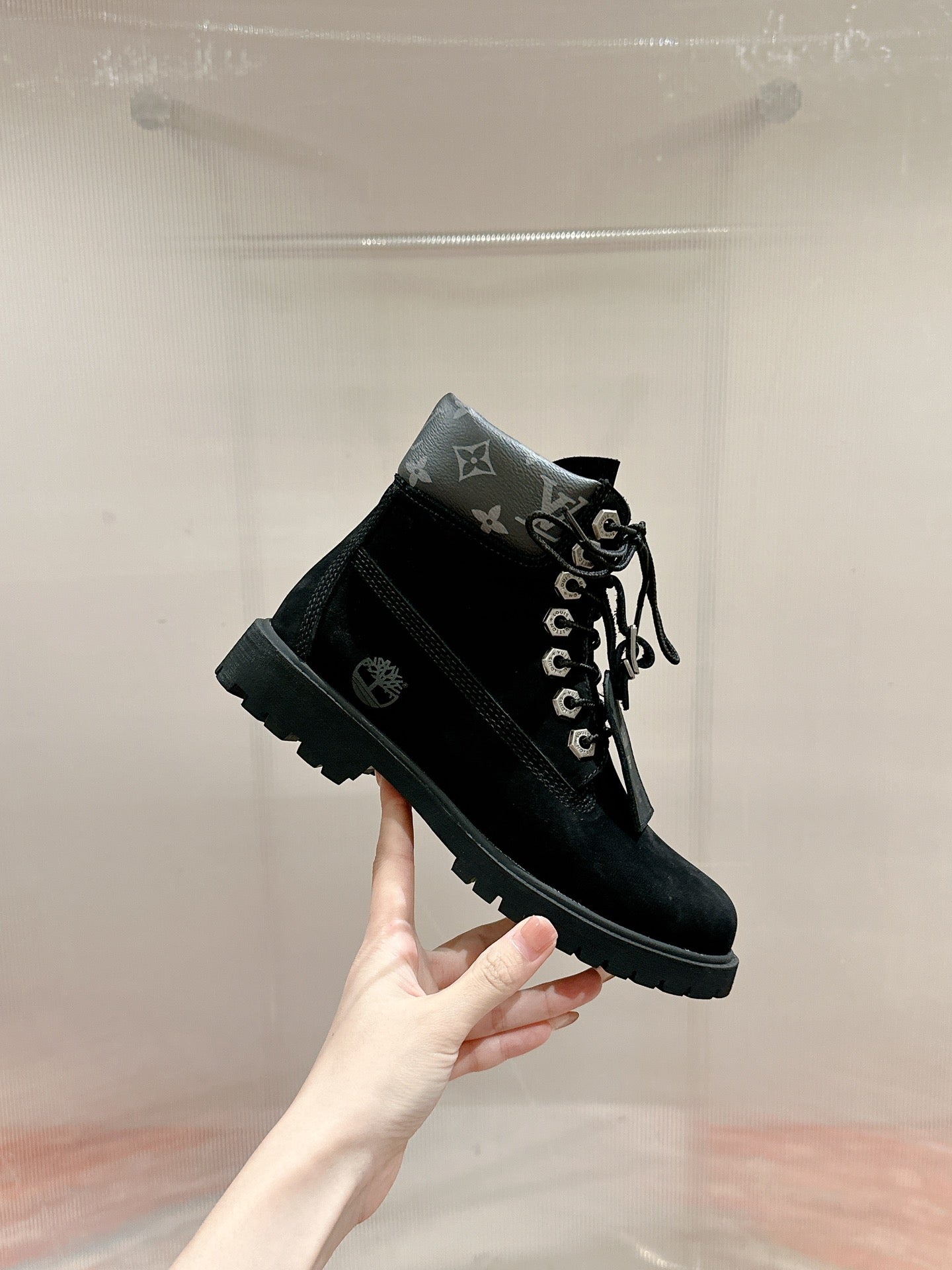LV X TIMBERLAND ANKLE BOOT IN BLACK SUEDE - 35