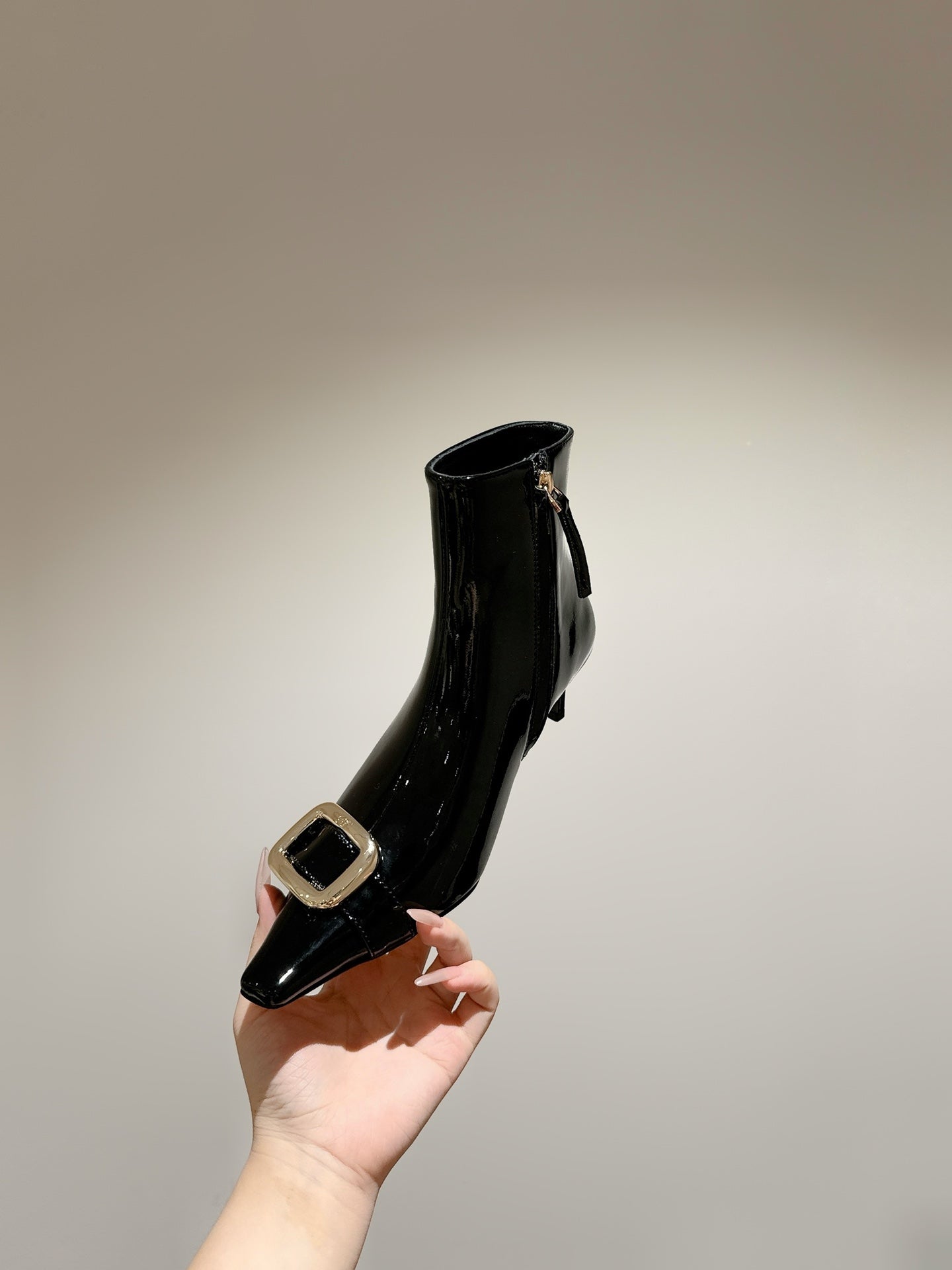 VIV CANARD ANKLE BOOTS IN BLACK PATENT CALFSKIN - 35
