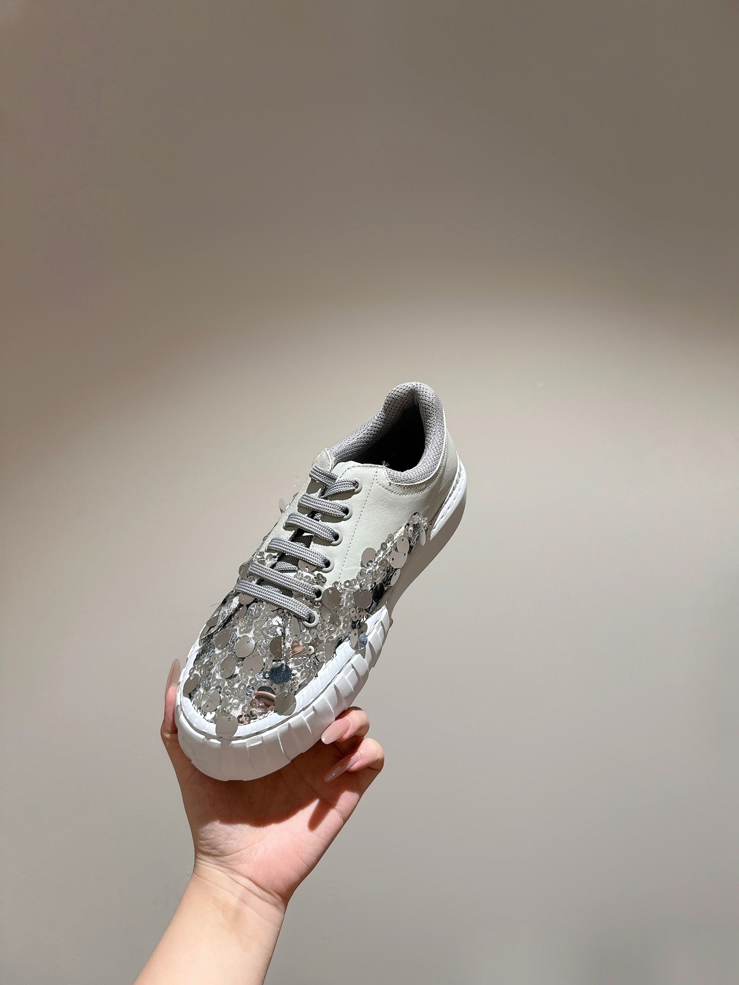 RUNWAY SEQUIN CASUAL SHOES IN PEARL GRAY CALFSKIN - 35