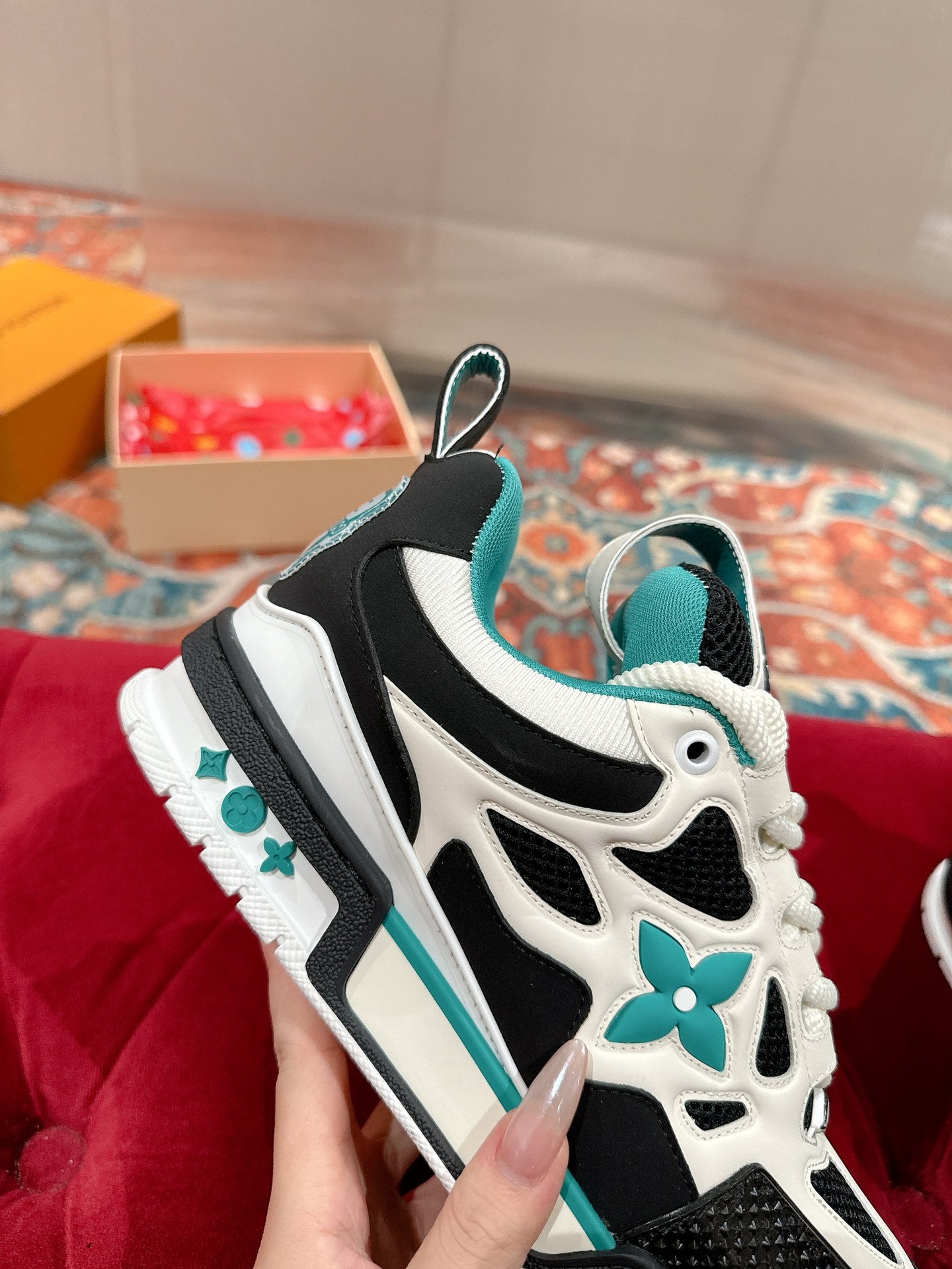 LV SKATE SNEAKER IN WHITE MIX BLACK AND PERSIAN GREEN CALFSKIN - 35