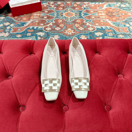 TROMPETTE BALLERINAS IN OFF WHITE SHINY CALFSKIN - 35