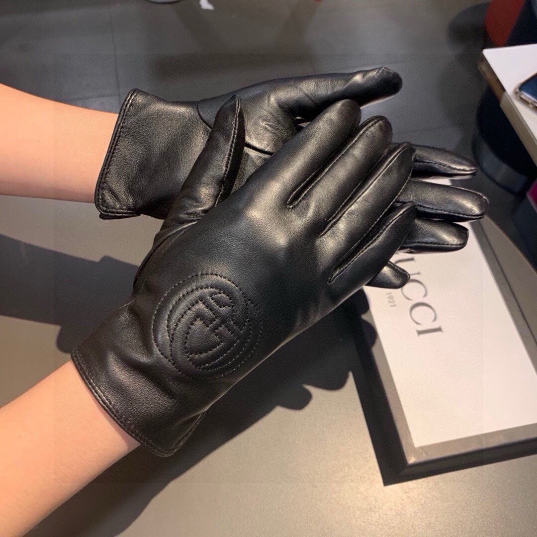 GLOVES WITH EMBROIDERY DESIGN IN BLACK LAMBSKIN AND WOOL LINING 407774 - M