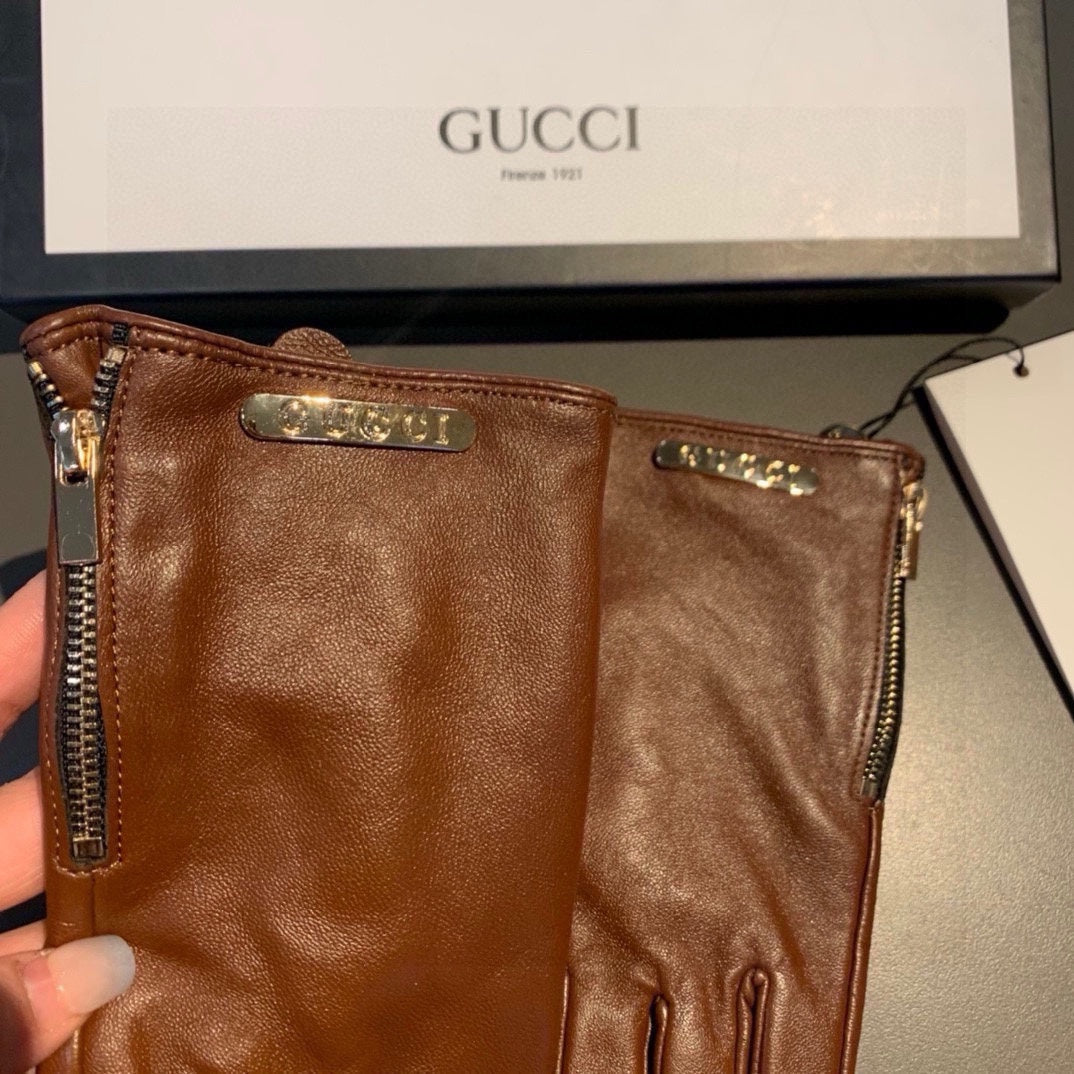 TOUCHSCREEN GLOVES WITH SIDE ZIPPER IN CARAMEL BROWN LAMBSKIN 456310 - M