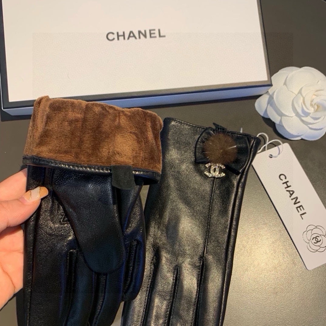 GLOVES IN BLACK LAMBSKIN 456328 - M