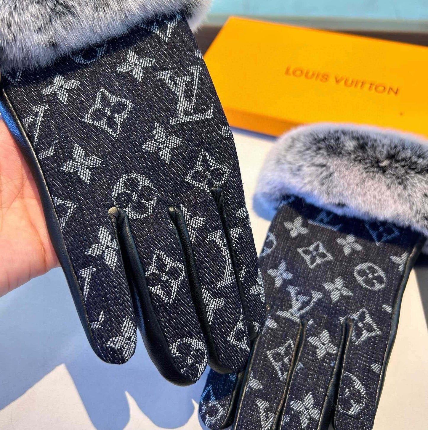 FINGERLESS GLOVES IN BLACK MONOGRAM DENIM AND LAMBSKIN WITH RABBIT FUR 458590 - M