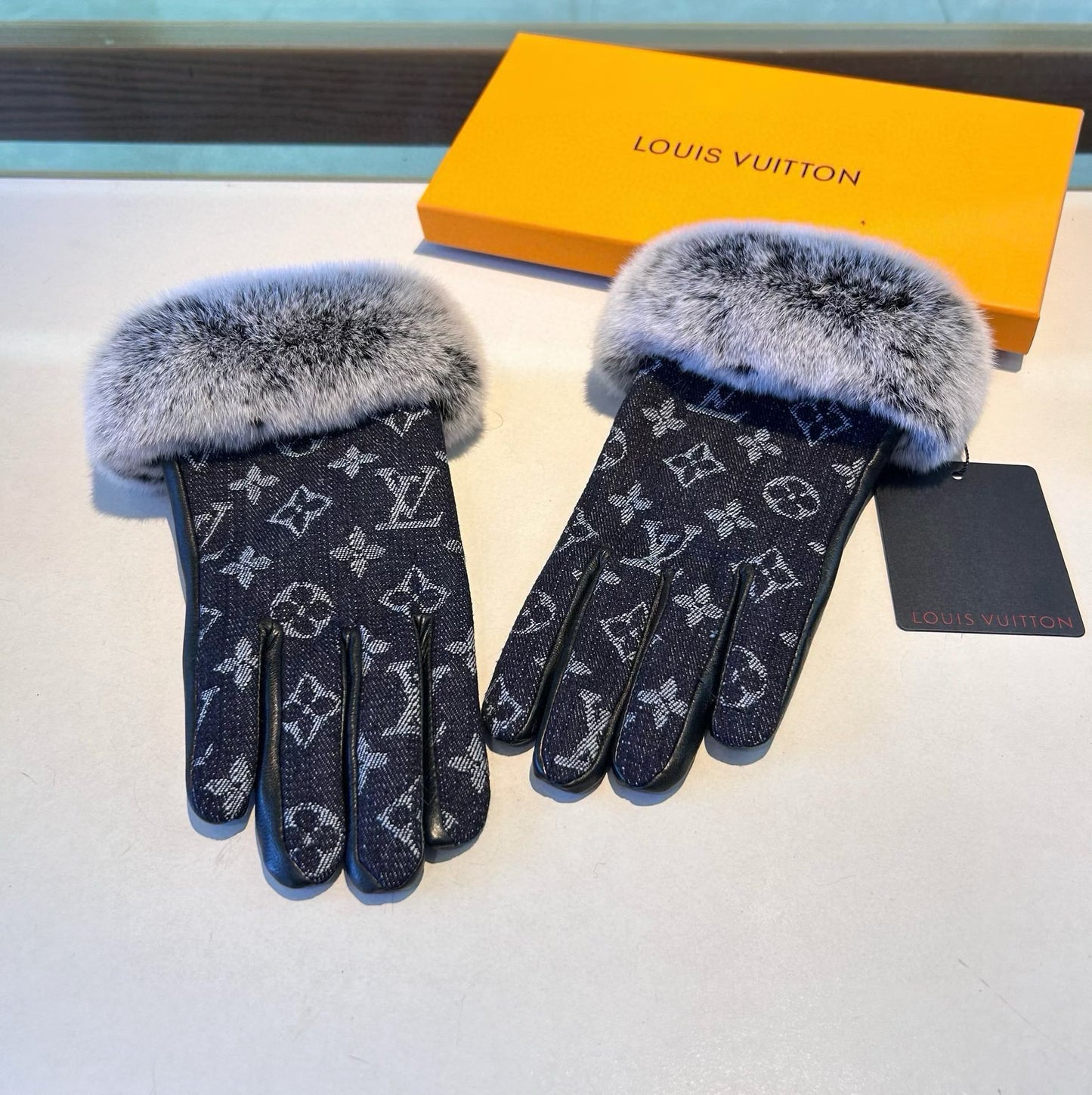 FINGERLESS GLOVES IN BLACK MONOGRAM DENIM AND LAMBSKIN WITH RABBIT FUR 458590 - M
