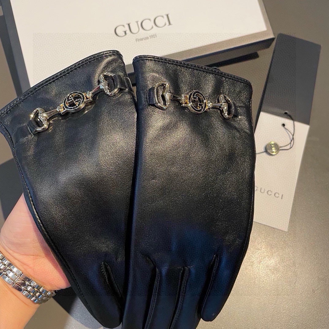 TOUCHSCREEN GLOVES IN BLACK LAMBSKIN AND CASHMERE LINING 462259 - M