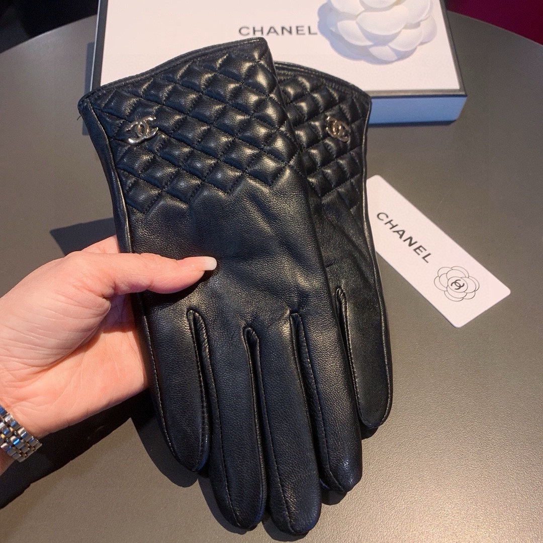 GLOVES IN BLACK LAMBSKIN WITH GOLD LOGO 462263 - M