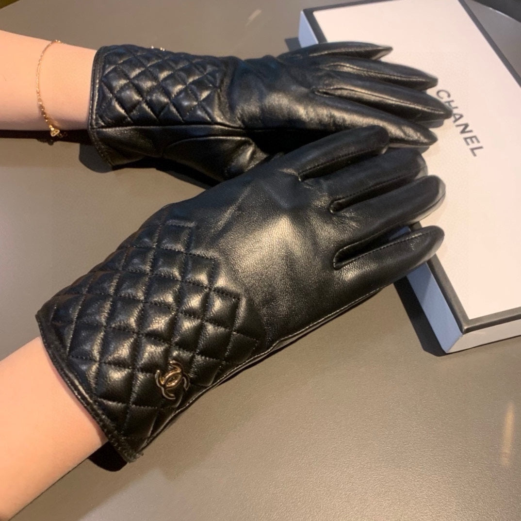 GLOVES IN BLACK LAMBSKIN WITH GOLD LOGO 462263 - M
