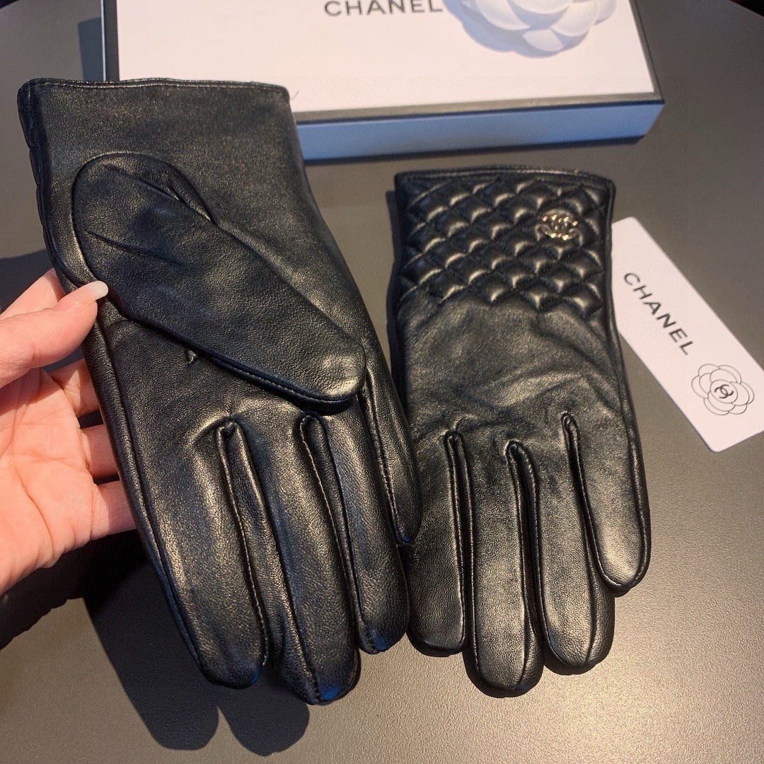 GLOVES IN BLACK LAMBSKIN WITH GOLD LOGO 462263 - M