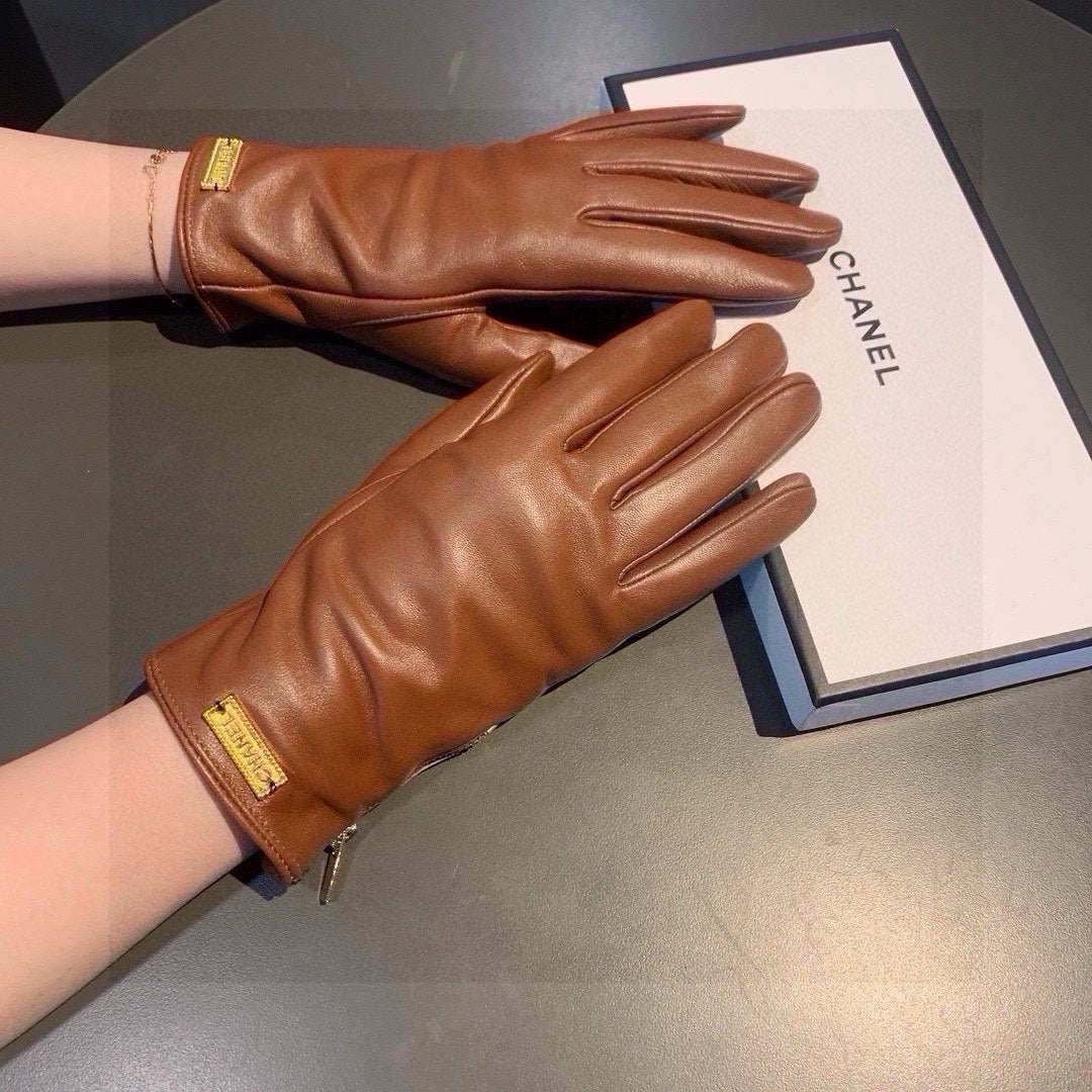 TOUCHSCREEN GLOVES IN BRONZE BROWN LAMBSKIN WITH GOLD LOGO 462270 - M