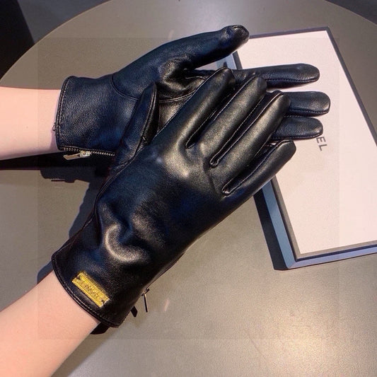 TOUCHSCREEN GLOVES IN BLACK LAMBSKIN WITH GOLD LOGO 462271 - M