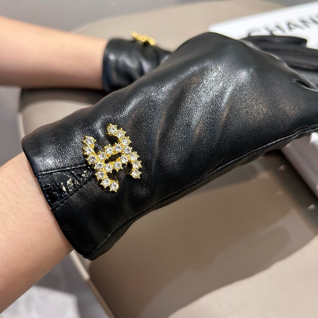 TOUCHSCREEN GLOVES IN BLACK LAMBSKIN WITH GOLD LOGO 462272 - M