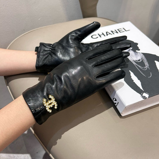 TOUCHSCREEN GLOVES IN BLACK LAMBSKIN WITH GOLD LOGO 462272 - M