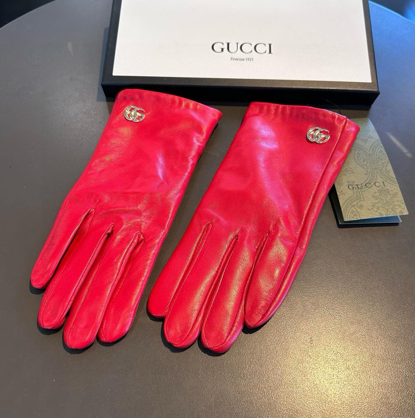 TOUCHSCREEN GLOVES IN RED LAMBSKIN AND SHEARLING LINING 463862 - M