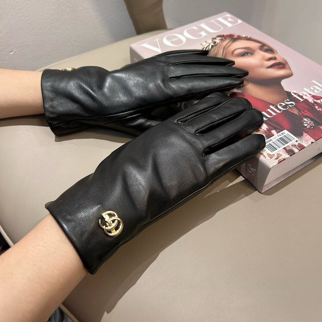 TOUCHSCREEN GLOVES IN BLACK LAMBSKIN AND SHEARLING LINING 463863 - M