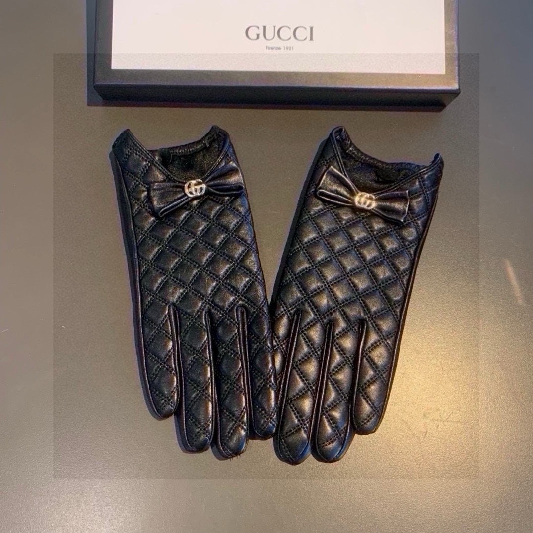 TOUCHSCREEN GLOVES WITH BOW IN BLACK LAMBSKIN 467968 - M