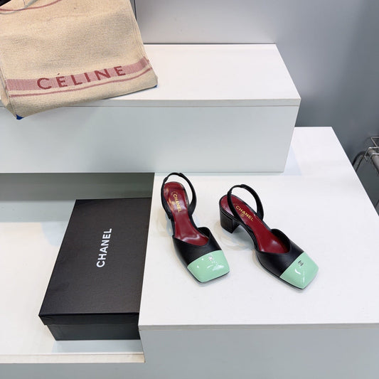 CHANEL 26S СЛІНГБЕКИ 55 ММ З ЧОРНОЇ ШКІРИ ЯГНЯТИ З НОСКОМ М'ЯТНО-ЗЕЛЕНОГО КОЛЬОРУ
