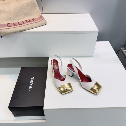 CHANEL 26S СЛІНГБЕКИ 55 ММ З БІЛОЇ ШКІРИ ЯГНЯТИ ІЗ ЗОЛОТИМ НОСКОМ