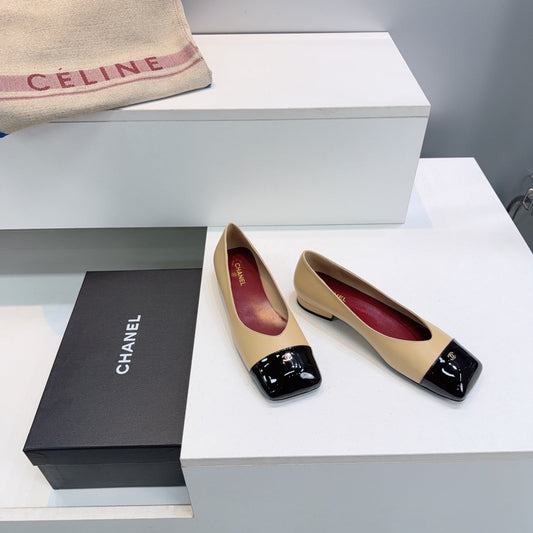 БАЛЕТКИ CHANEL 26S З БЕЖЕВОЇ ШКІРИ ЯГНЯТИ З ЧОРНИМ МИСКОМ
