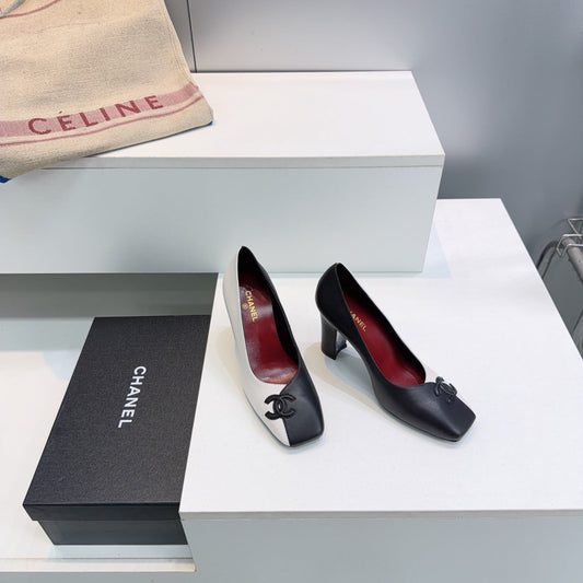 CHANEL 26S КВАДРАТНОНОСІ ТУФЛІ НА ВИСОКИХ ПІДБОРАХ 95 ММ З ЧОРНО-БІЛОЇ ОВЕЧОЇ ШКІРИ