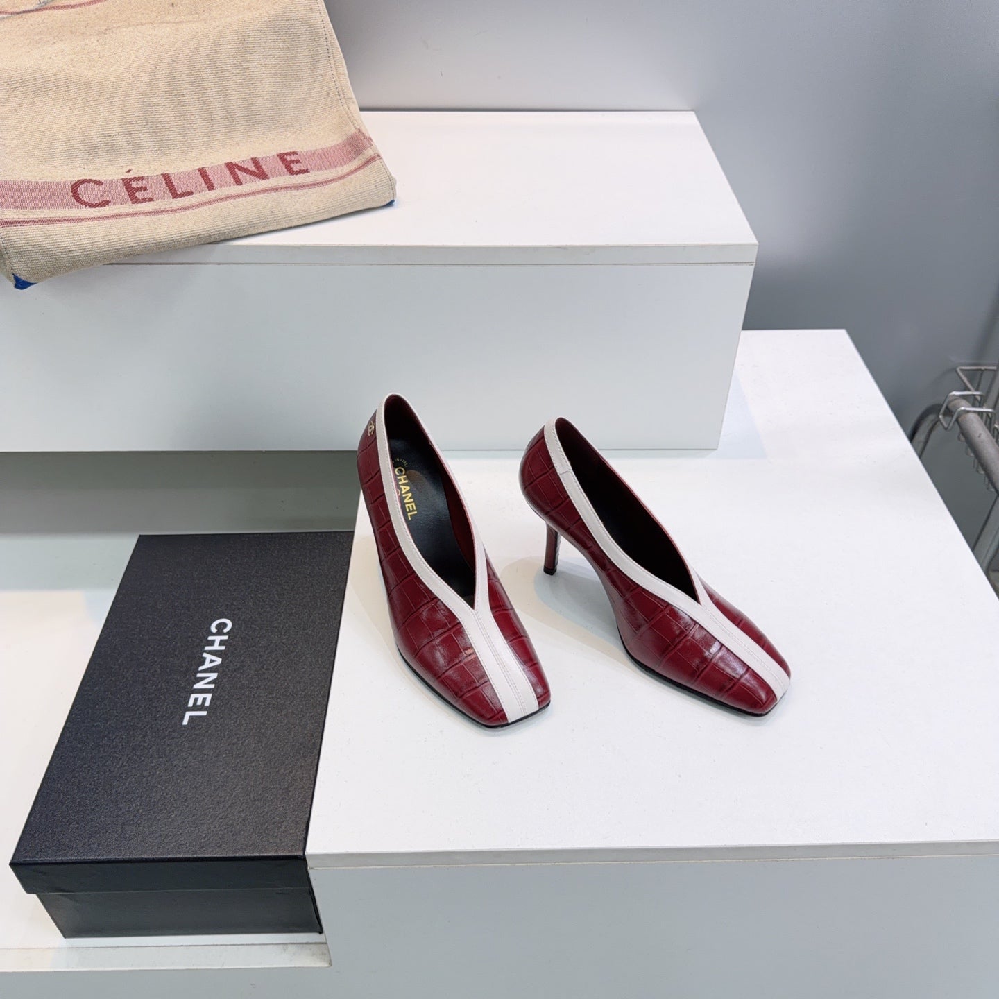 CHANEL 26S HIGH HEELS 100 MM IN DARK RED CROCODILE-EMBOSSED CALFSKIN