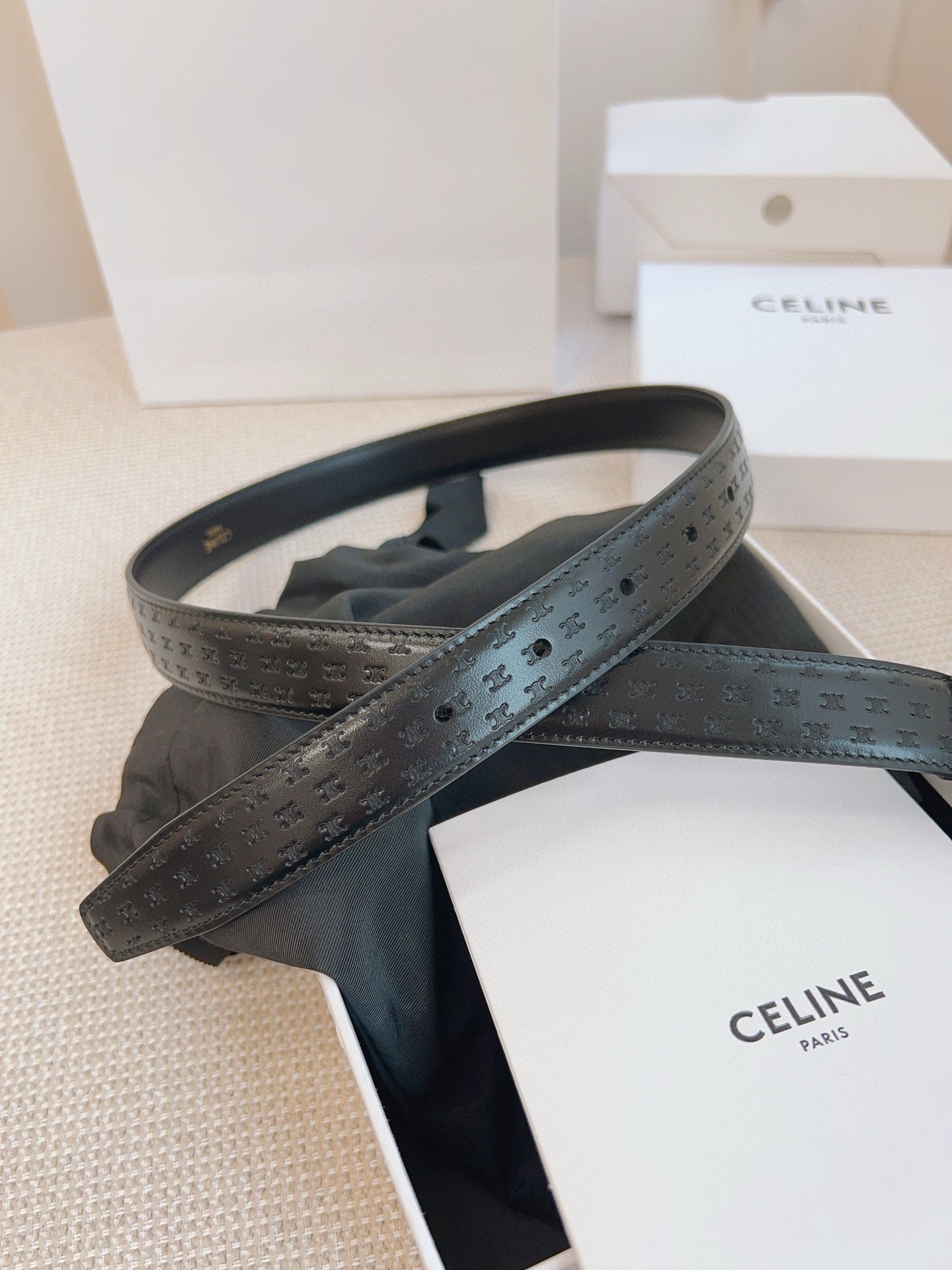 CELINE 25S BELT TRIOMPHE 25MM IN BLACK CALFSKIN DEBOSSED LOGO 563328 - 26 - 28