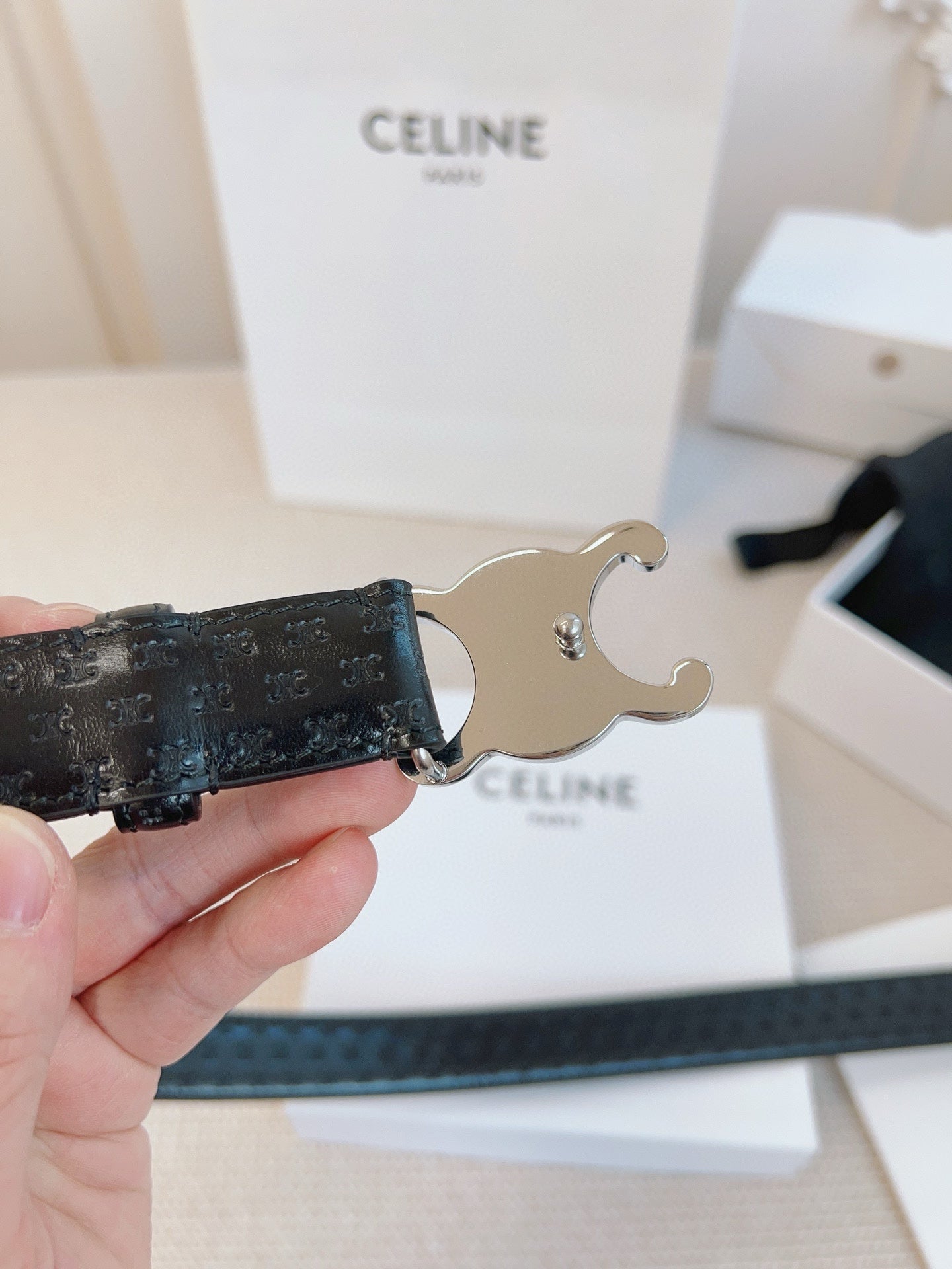 CELINE 25S BELT TRIOMPHE 25MM IN BLACK CALFSKIN DEBOSSED LOGO 563329 - 26 - 28