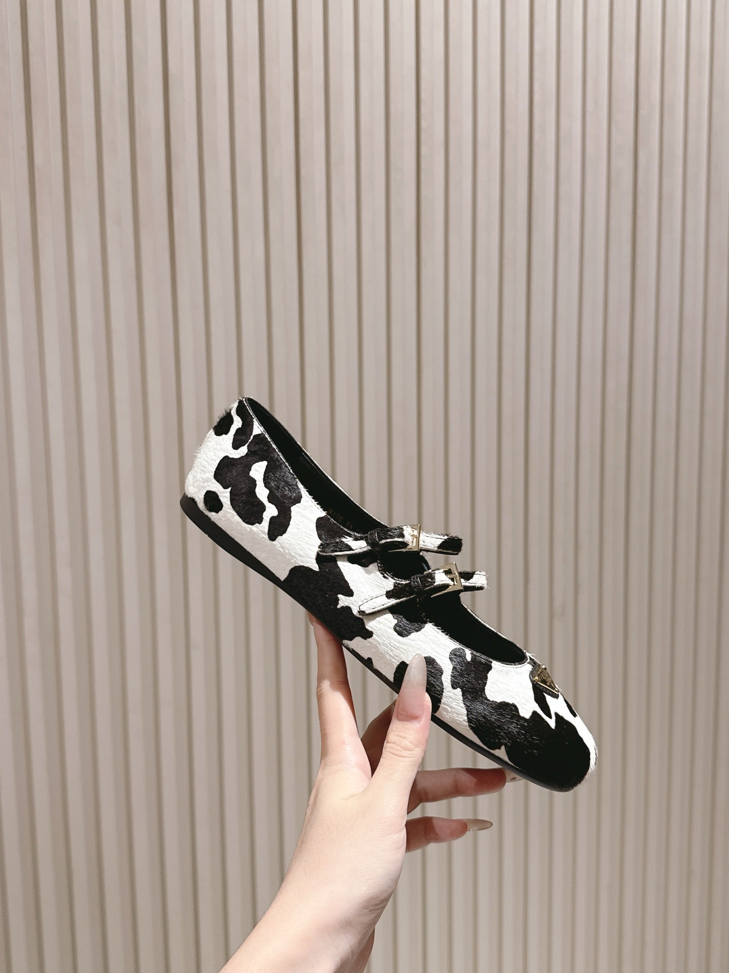 PRADA 25S CRYSTAL EMBELLISHED BALLERINA IN WHITE AND BLACK FUR - 35