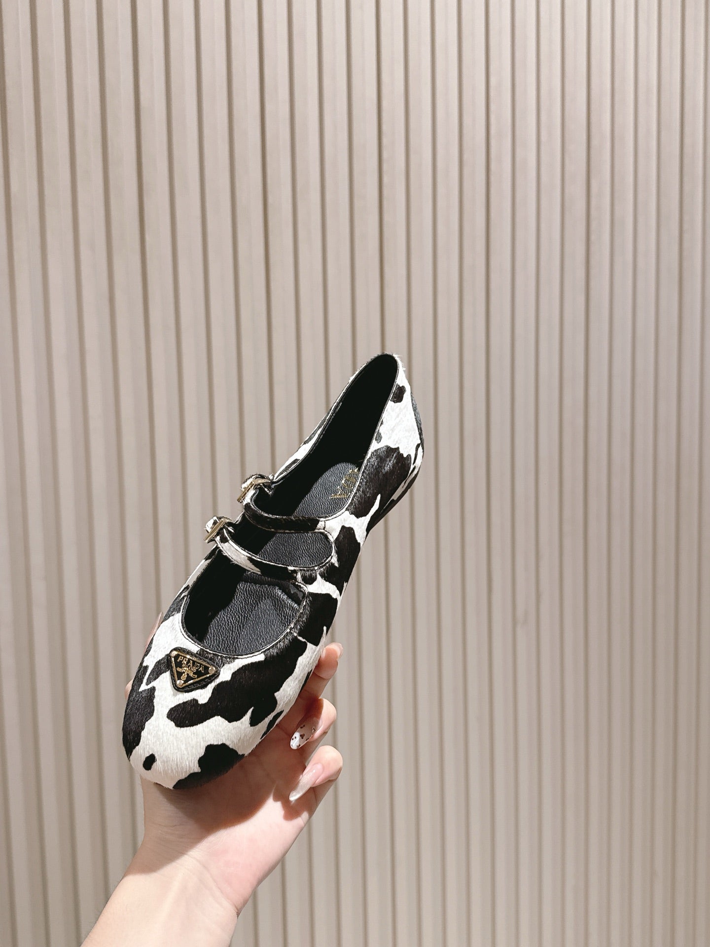 PRADA 25S CRYSTAL EMBELLISHED BALLERINA IN WHITE AND BLACK FUR - 35