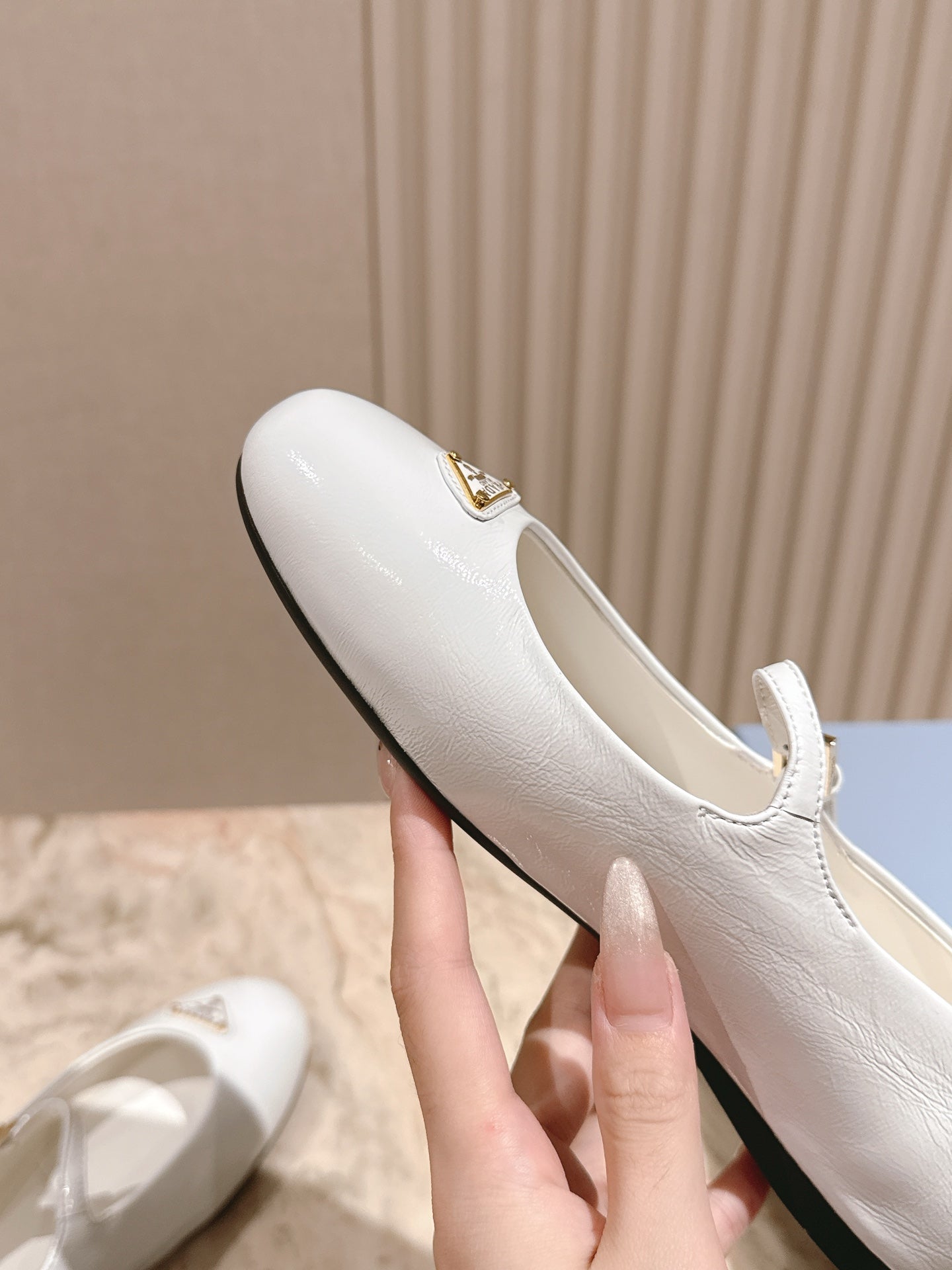 PRADA 25S BALLERINAS IN WHITE CALFSKIN GLOSSY - 35