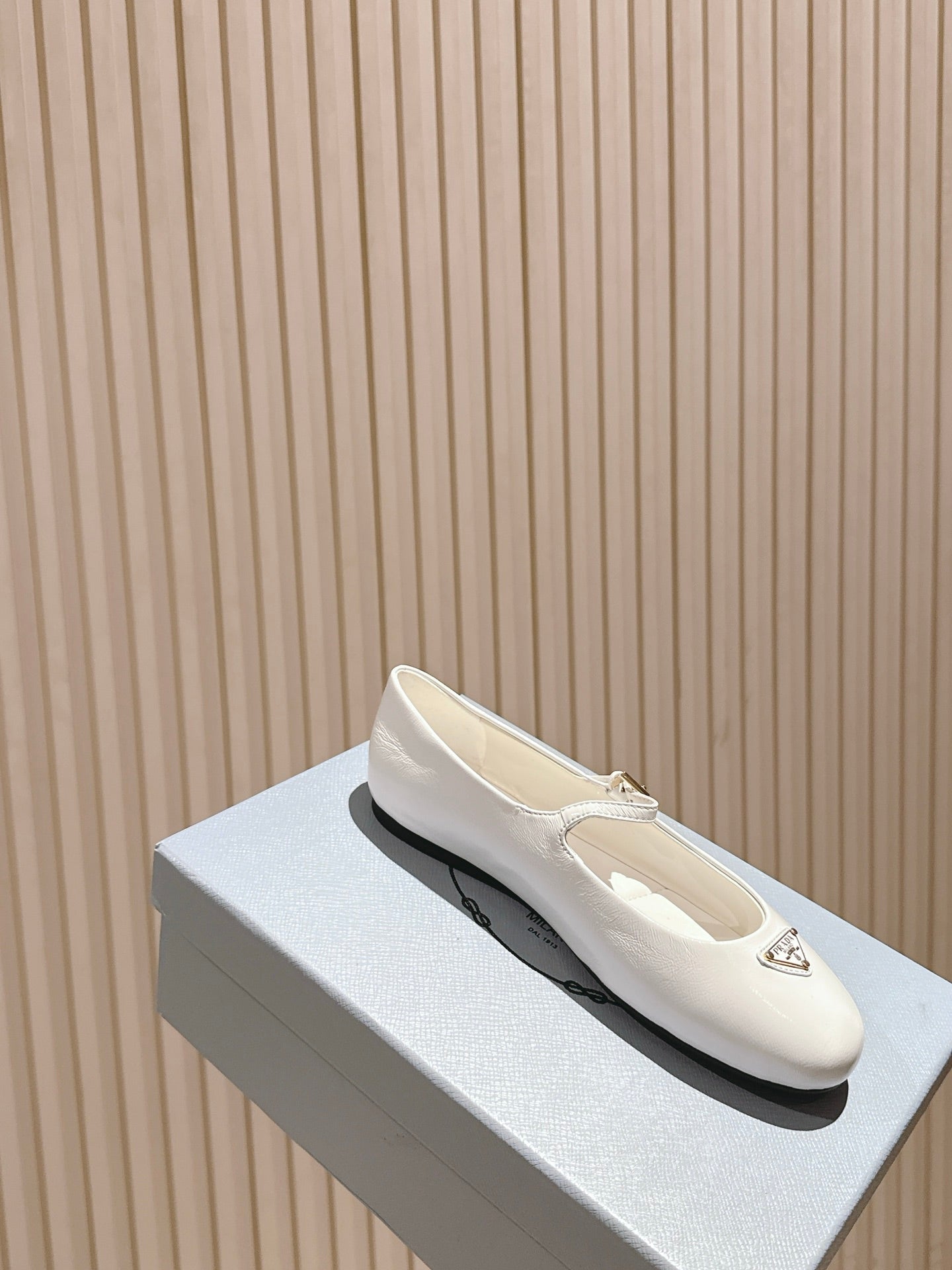 PRADA 25S BALLERINAS IN WHITE CALFSKIN GLOSSY - 35