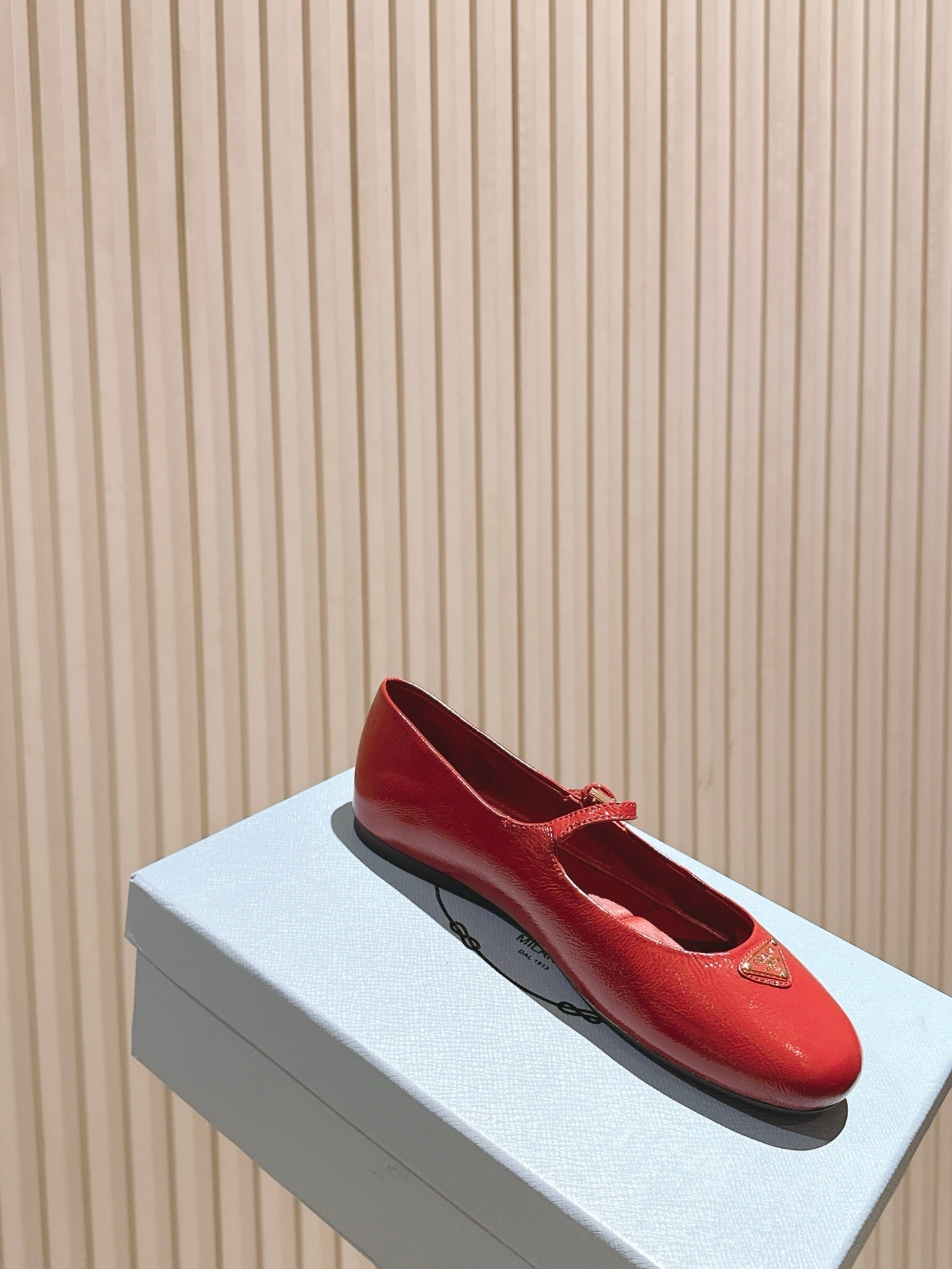 PRADA 25S BALLERINAS IN RED WINE CALFSKIN GLOSSY - 35