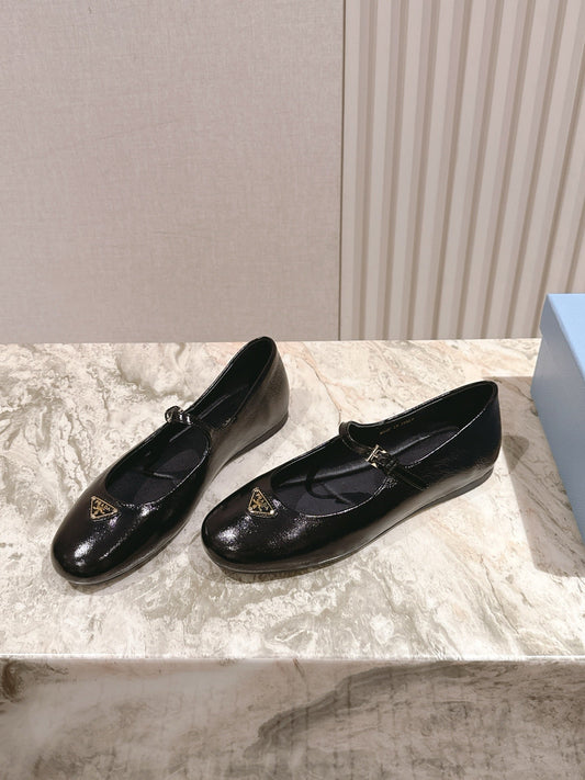 БАЛЕТКИ PRADA 25S З ЧОРНОЇ ГЛЯНЦЕВОЇ ТЕЛЯЧОЇ ШКІРИ - 35