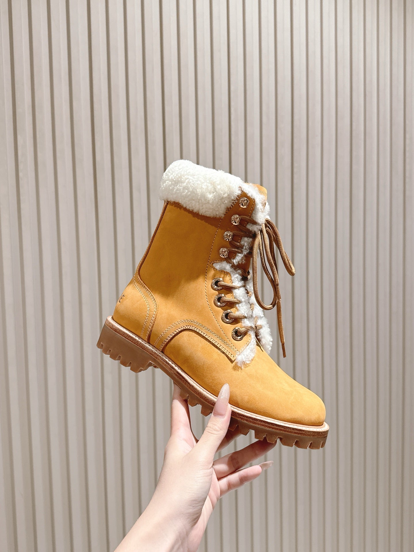 CELINE 25S KURT LACE UP MID BOOT IN MEDIUM ORANGE SUEDE AND SHEARLING - 35