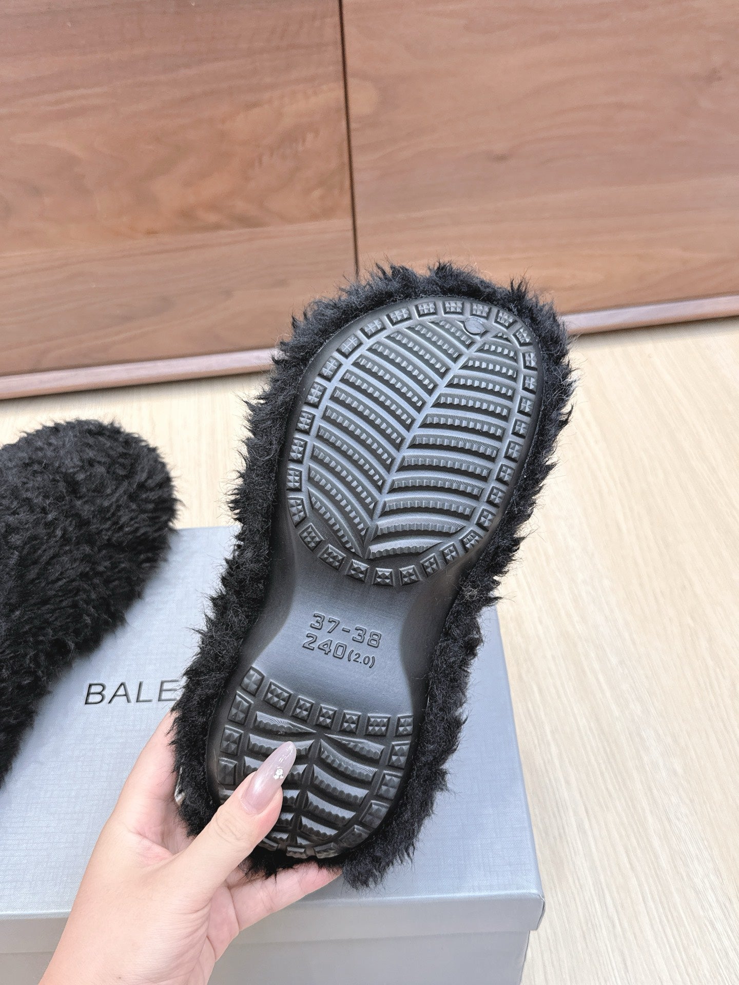 BALENCIAGA 25S MULES IN BLACK FAUX FUR - 35