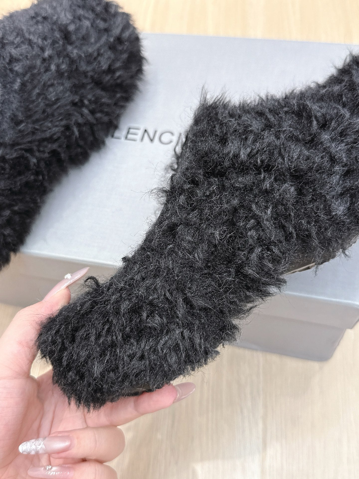 BALENCIAGA 25S MULES IN BLACK FAUX FUR - 35