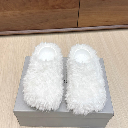 BALENCIAGA 25S MULES IN WHITE FAUX FUR - 35