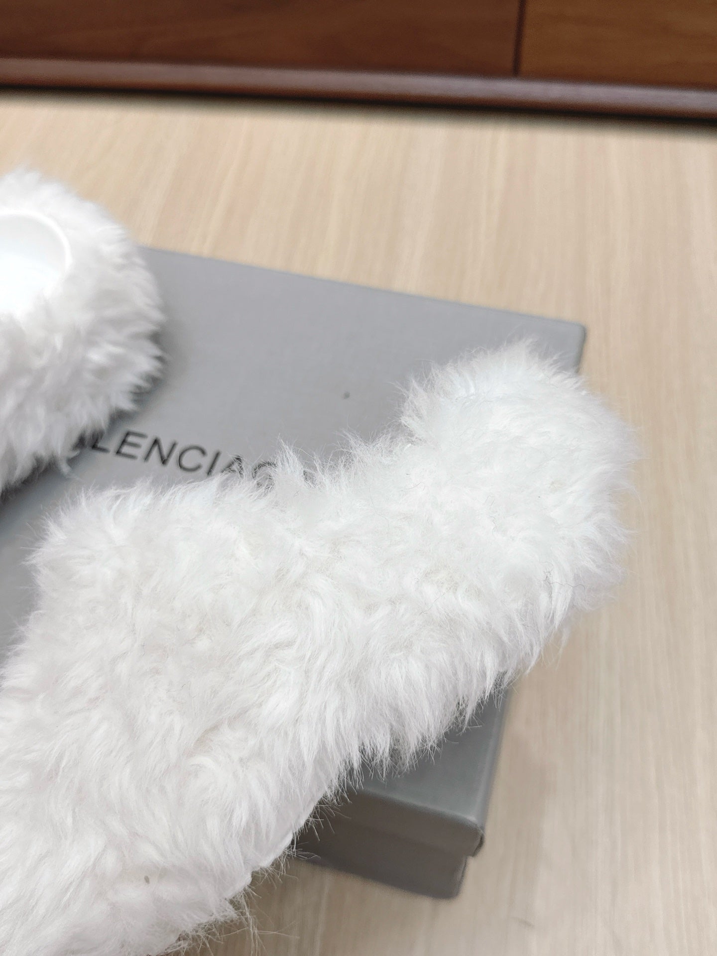 BALENCIAGA 25S MULES IN WHITE FAUX FUR - 35