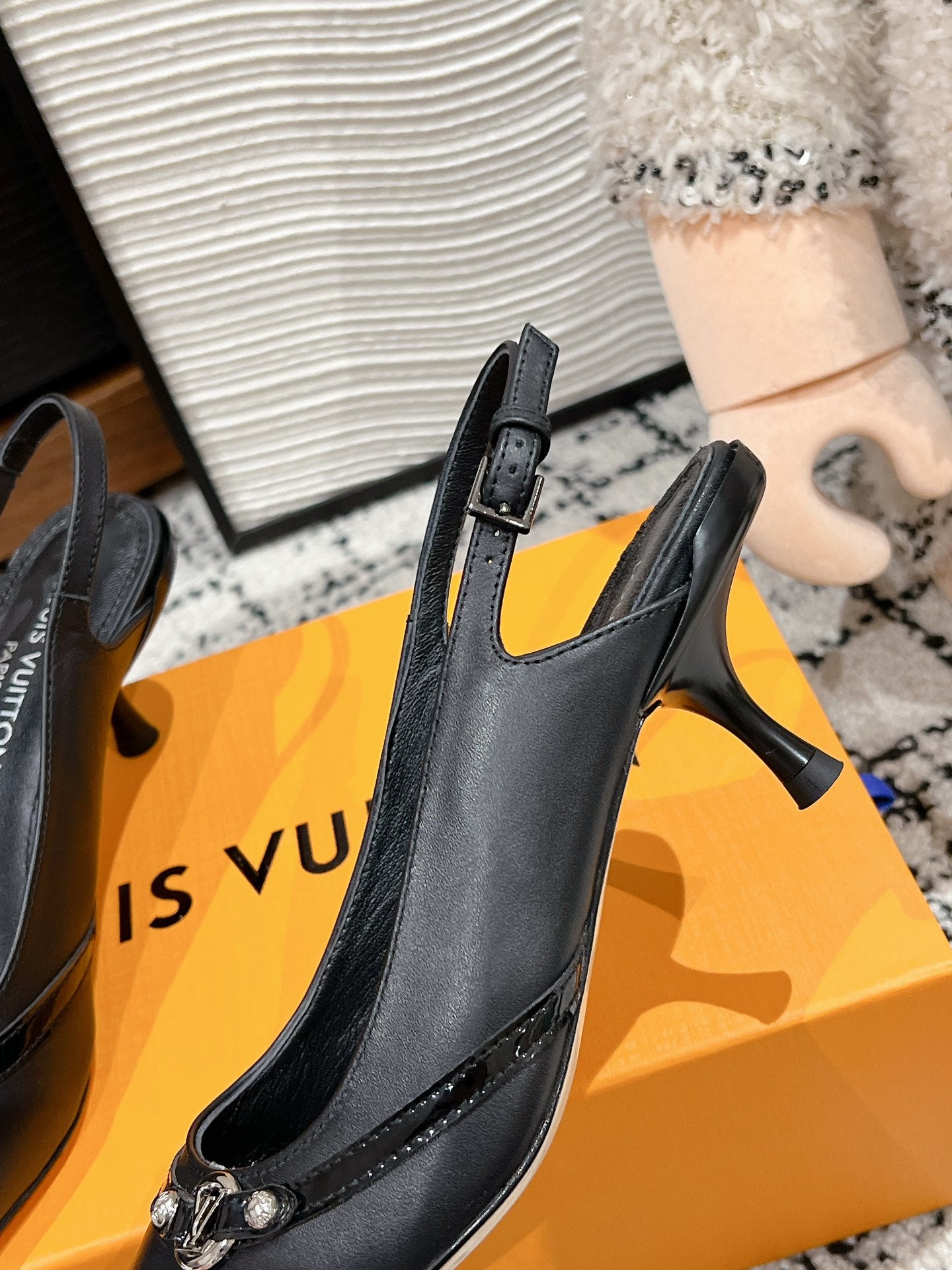 HIGH HEEL 4 CM SLINGBACKS IN BLACK CALFSKIN - 35