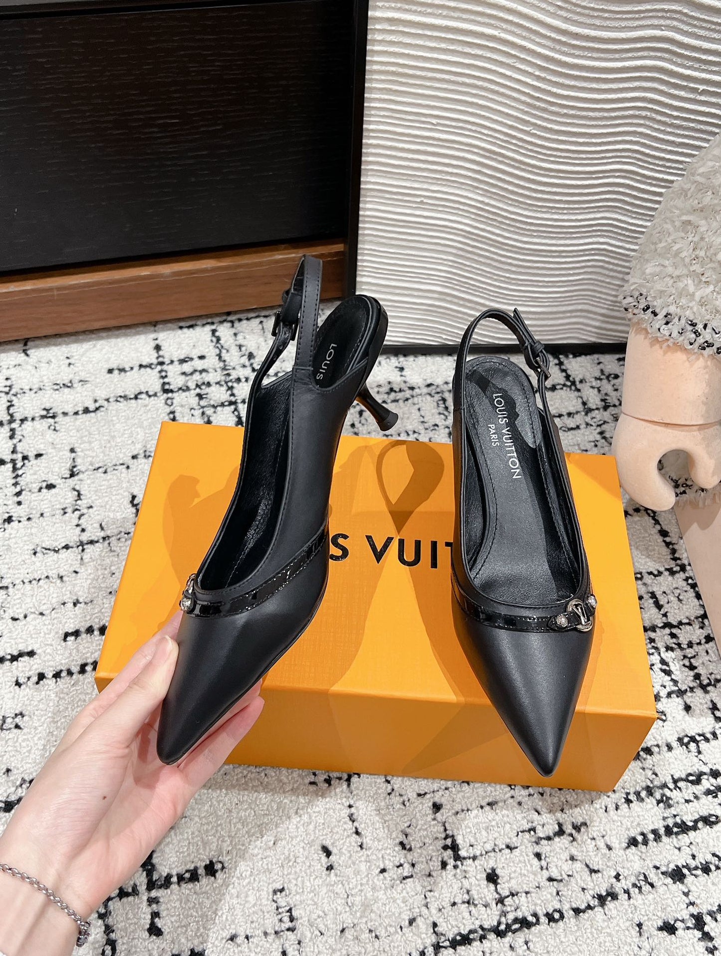 HIGH HEEL 4 CM SLINGBACKS IN BLACK CALFSKIN - 35