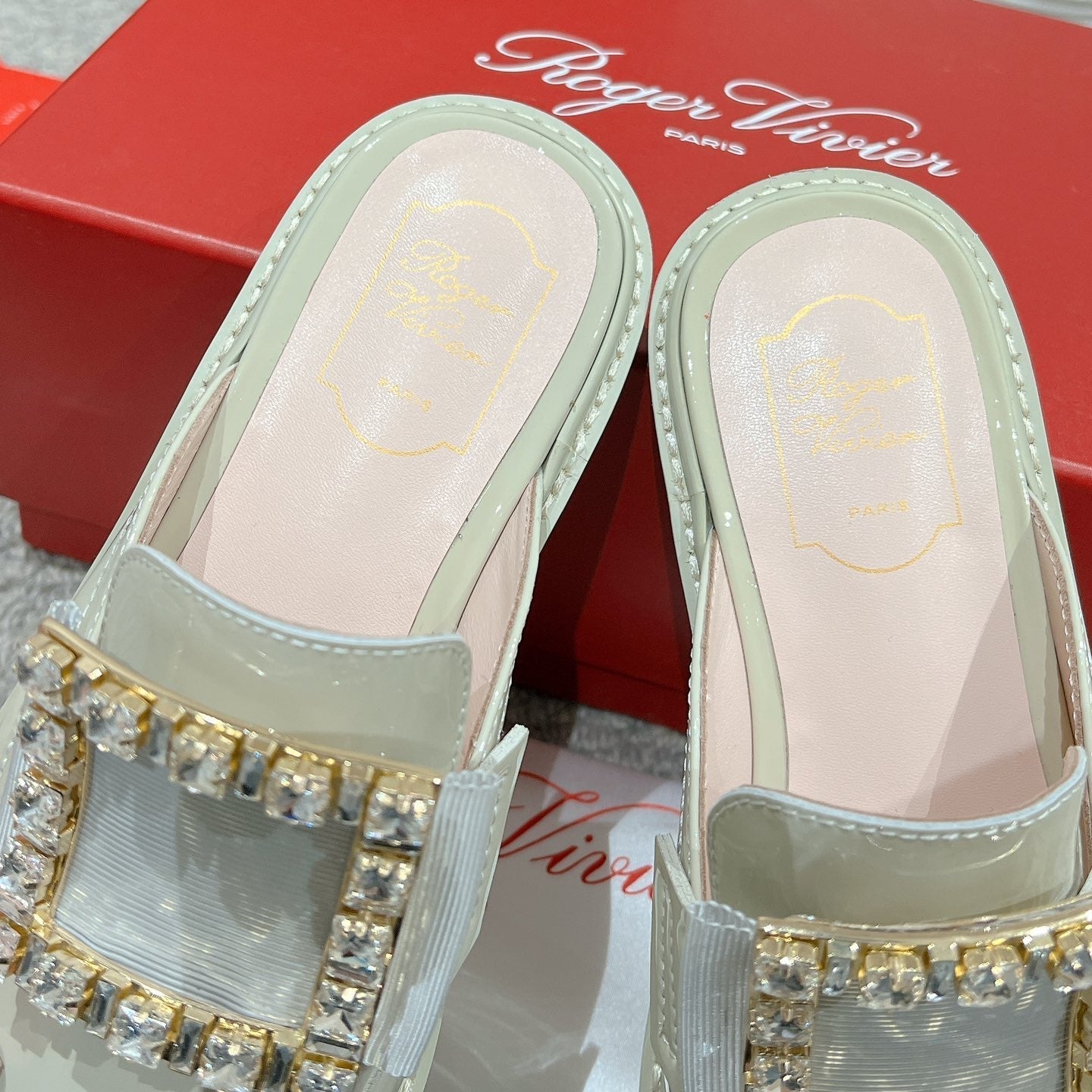 VIV' RANGERS MULES IN CREAM PATENT CALFSKIN CRYSTAL BUCKLE - 35