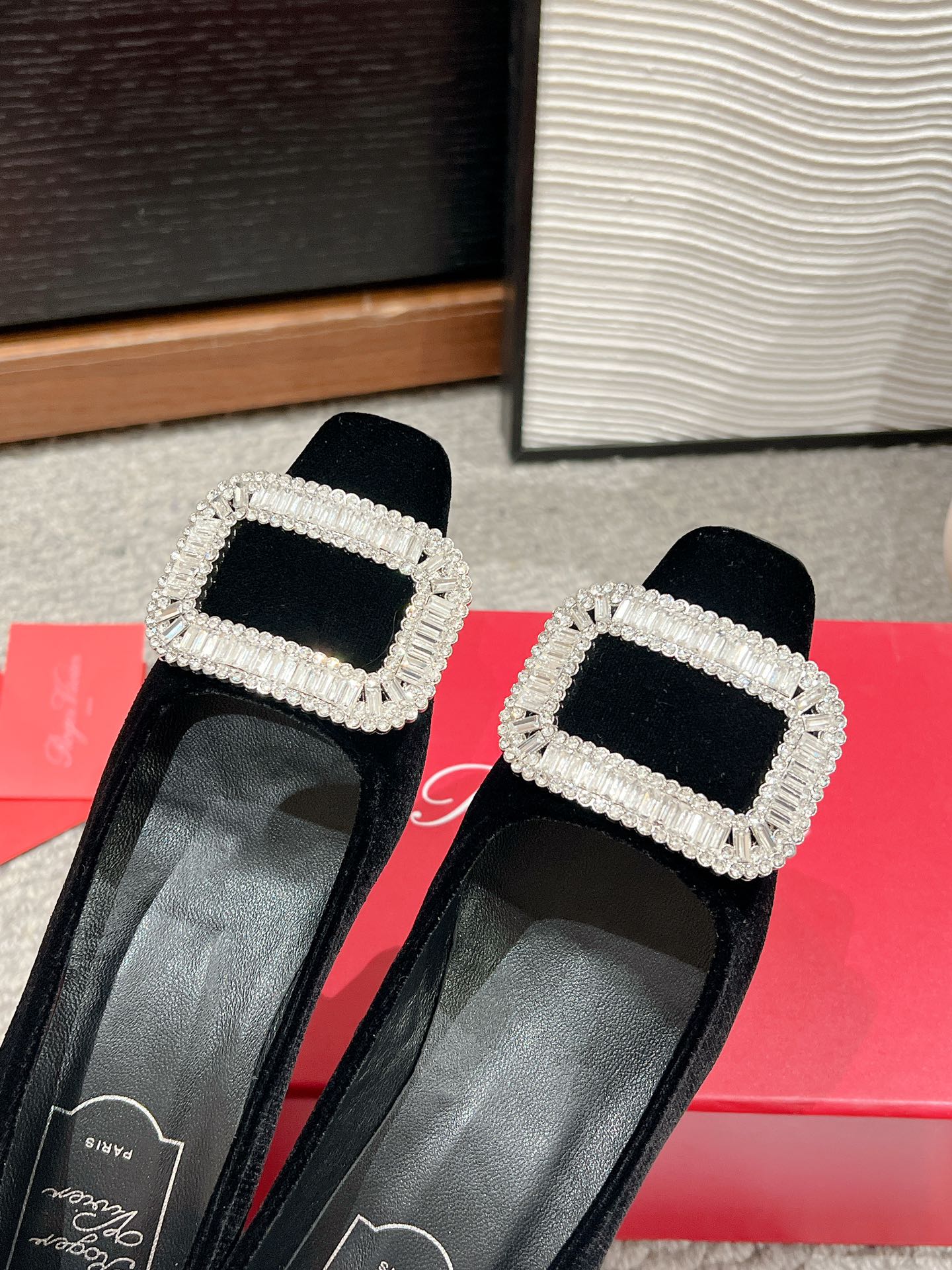 BELLE VIVIER PUMPS IN BLACK VELVET - 34