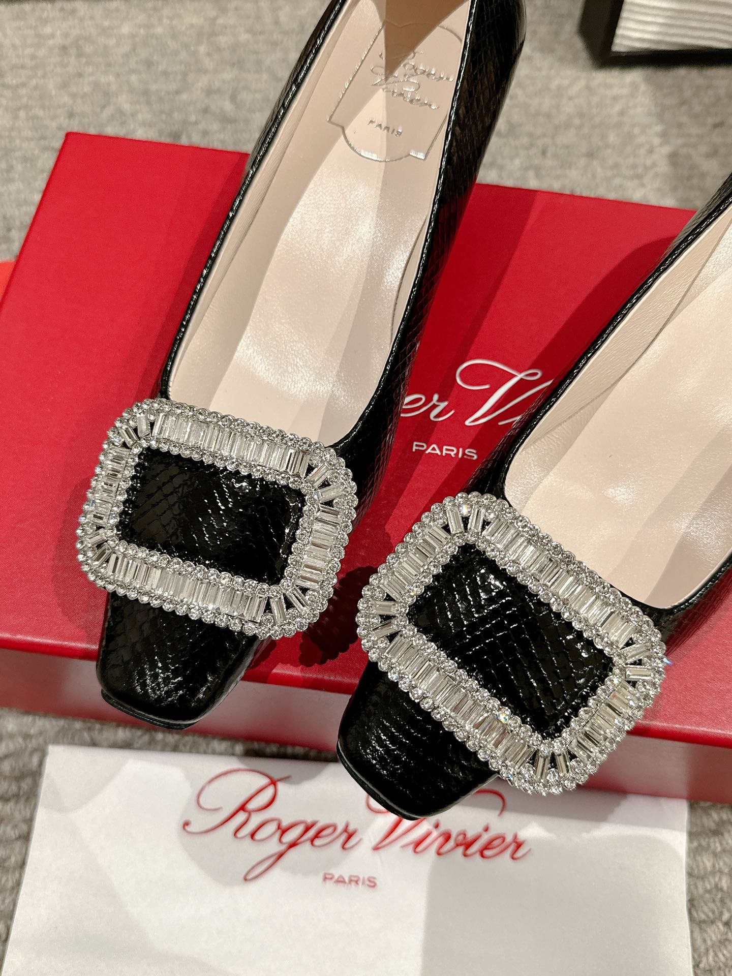 BELLE VIVIER PUMPS IN BLACK LIZARD EMBOSSED CALFSKIN - 34