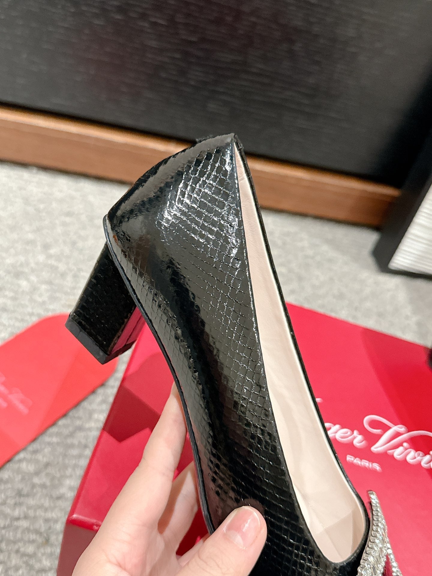 BELLE VIVIER PUMPS IN BLACK LIZARD EMBOSSED CALFSKIN - 34